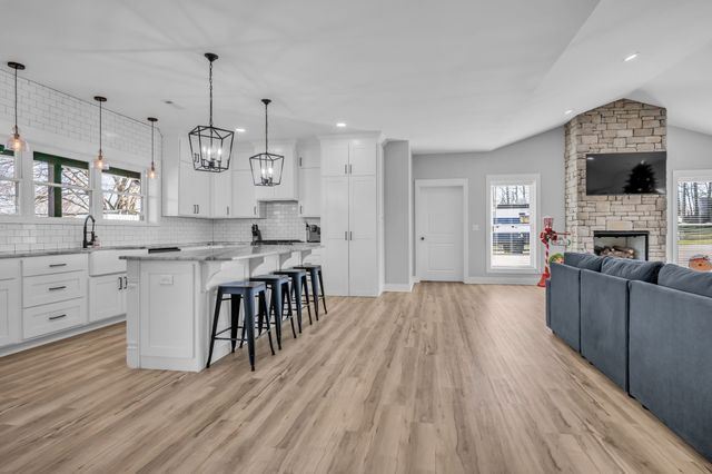 1547 Manley Loop, Dickson, TN 37055