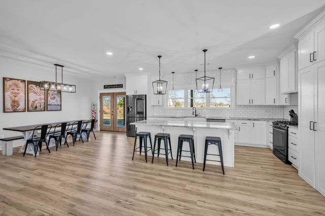 1547 Manley Loop, Dickson, TN 37055