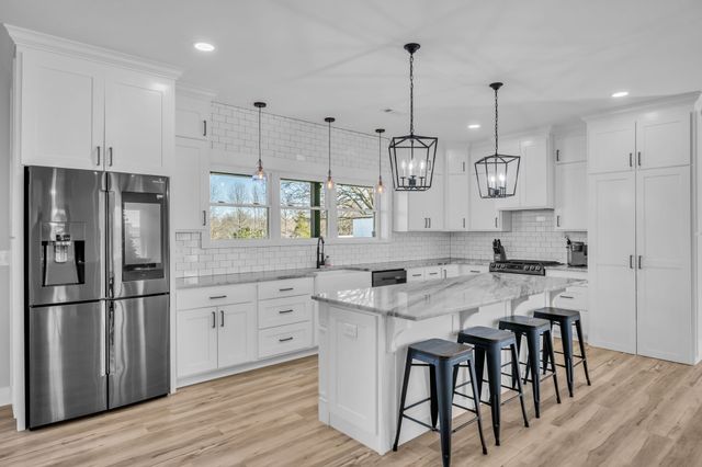 1547 Manley Loop, Dickson, TN 37055