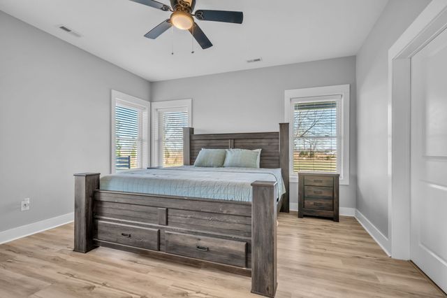 1547 Manley Loop, Dickson, TN 37055