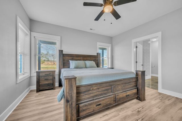 1547 Manley Loop, Dickson, TN 37055