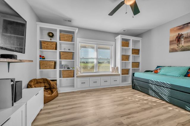 1547 Manley Loop, Dickson, TN 37055