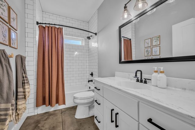 1547 Manley Loop, Dickson, TN 37055