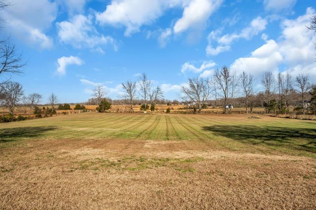 1547 Manley Loop, Dickson, TN 37055