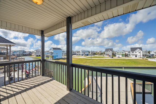 519 Westerly Drive, Tiki Island, TX 77554
