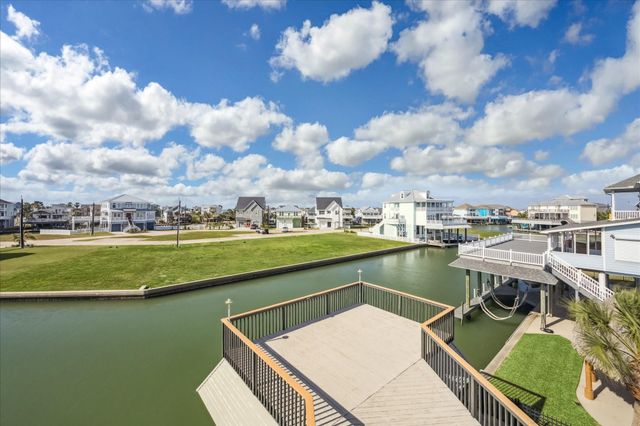 519 Westerly Drive, Tiki Island, TX 77554
