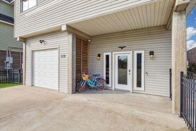 519 Westerly Drive, Tiki Island, TX 77554