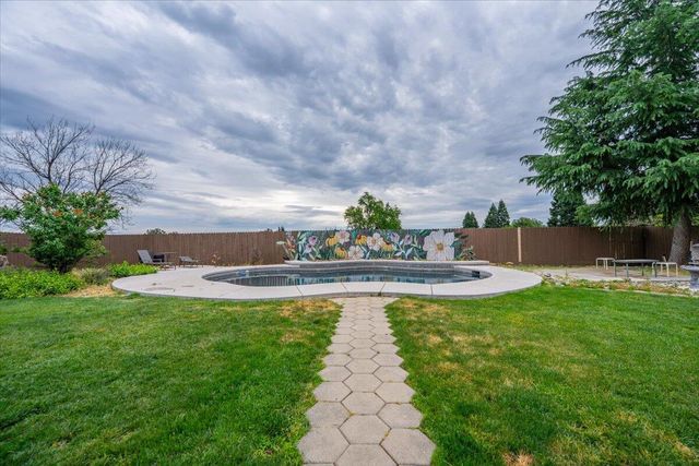 12890 Ivy Lane, Red Bluff, CA 96080