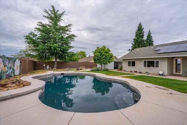 12890 Ivy Lane, Red Bluff, CA 96080