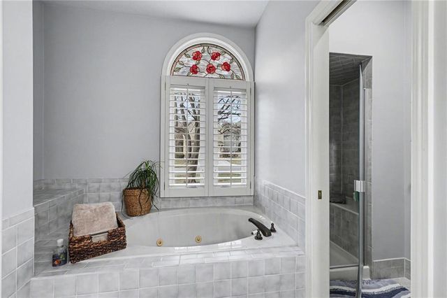 7865 W 118th Terrace, Overland Park, KS 66210