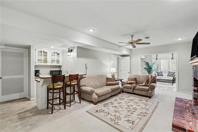 7865 W 118th Terrace, Overland Park, KS 66210