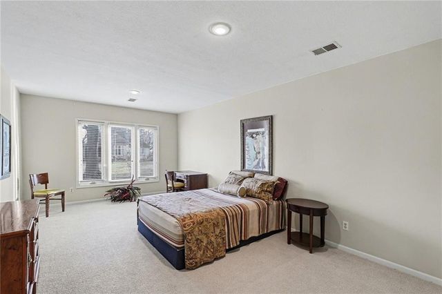 7865 W 118th Terrace, Overland Park, KS 66210