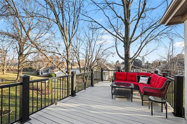 7865 W 118th Terrace, Overland Park, KS 66210