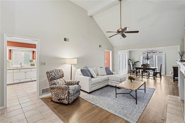 7865 W 118th Terrace, Overland Park, KS 66210