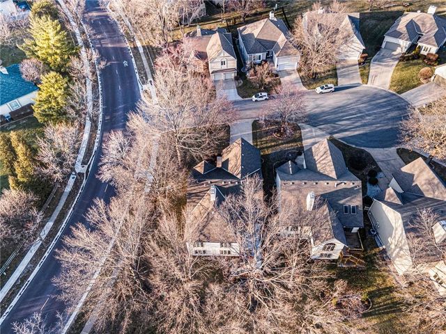 7865 W 118th Terrace, Overland Park, KS 66210