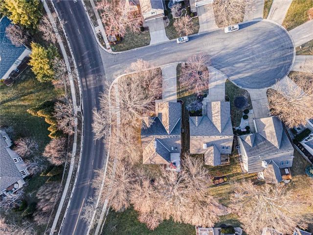 7865 W 118th Terrace, Overland Park, KS 66210