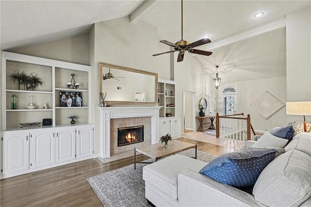 7865 W 118th Terrace, Overland Park, KS 66210