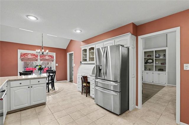 7865 W 118th Terrace, Overland Park, KS 66210