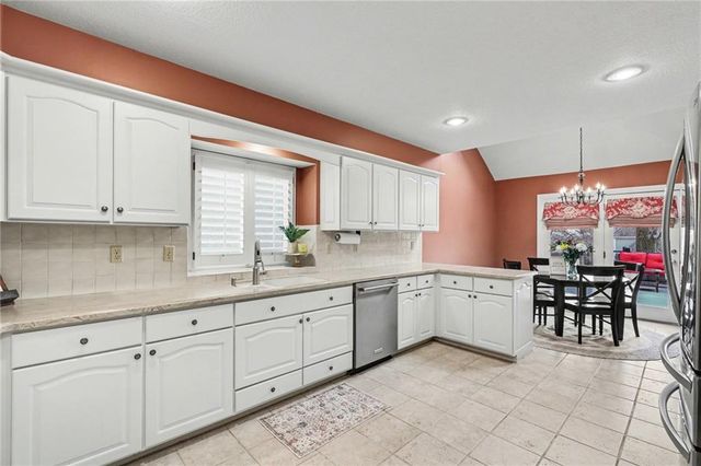 7865 W 118th Terrace, Overland Park, KS 66210