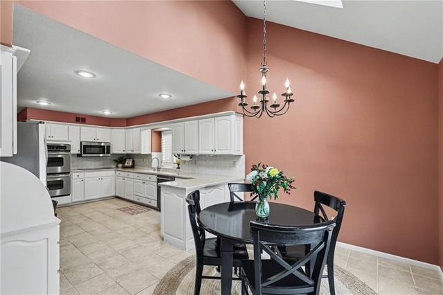 7865 W 118th Terrace, Overland Park, KS 66210