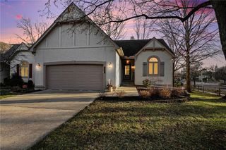 7865 W 118th Terrace, Overland Park, KS 66210
