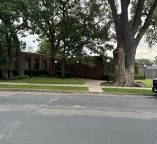 2600 Wayzata Boulevard, Minneapolis, MN 55405