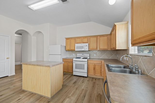 17803 Memorial Falls Drive, Tomball, TX 77375