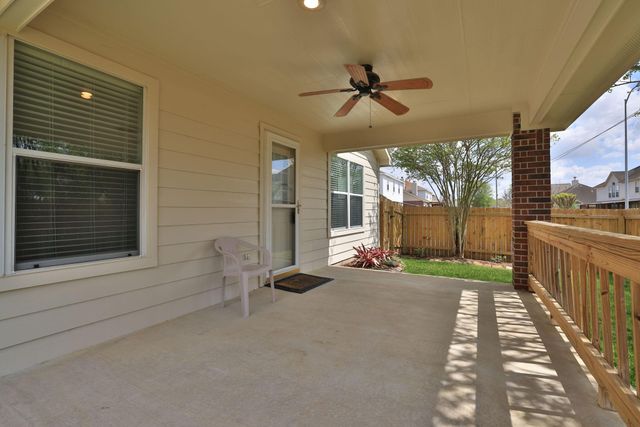 17803 Memorial Falls Drive, Tomball, TX 77375