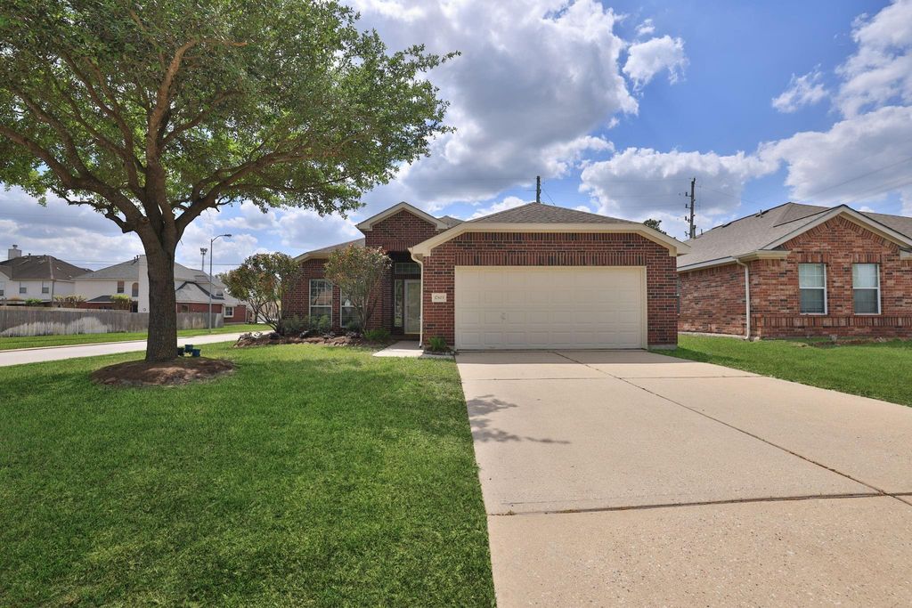 17803 Memorial Falls Drive, Tomball, TX 77375
