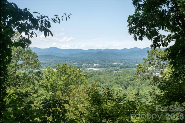 615 Goldview Drive, Hendersonville, NC 28791
