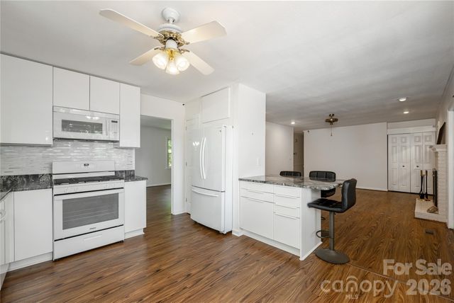 615 Goldview Drive, Hendersonville, NC 28791