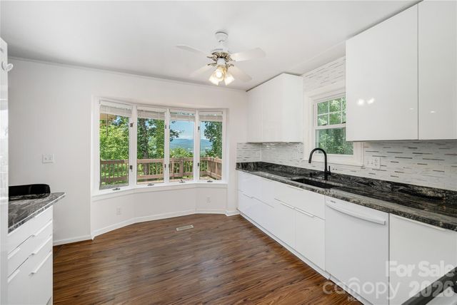 615 Goldview Drive, Hendersonville, NC 28791