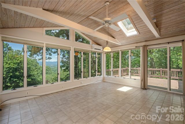 615 Goldview Drive, Hendersonville, NC 28791
