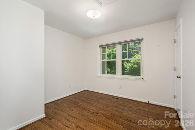 615 Goldview Drive, Hendersonville, NC 28791