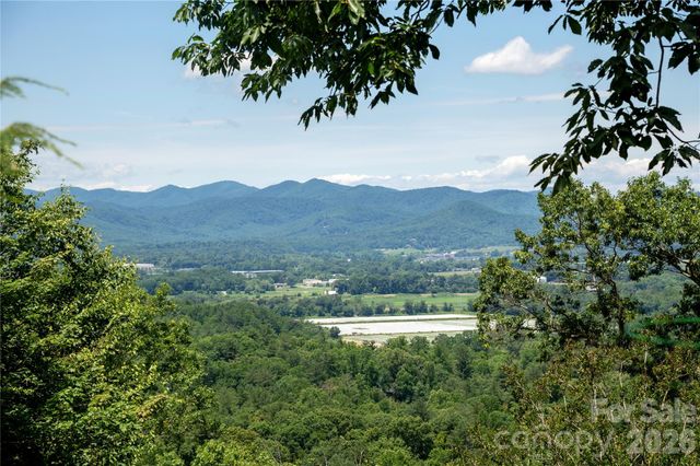 615 Goldview Drive, Hendersonville, NC 28791