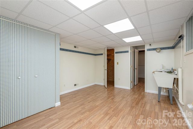 615 Goldview Drive, Hendersonville, NC 28791