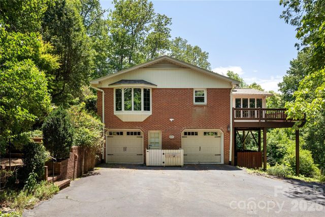 615 Goldview Drive, Hendersonville, NC 28791