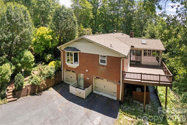 615 Goldview Drive, Hendersonville, NC 28791