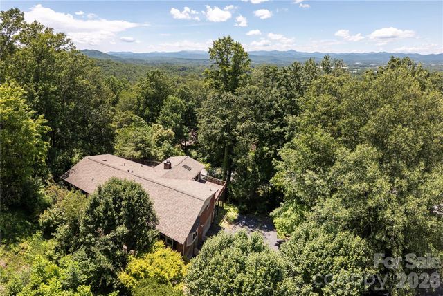 615 Goldview Drive, Hendersonville, NC 28791