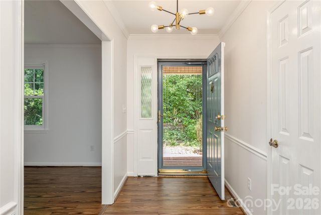 615 Goldview Drive, Hendersonville, NC 28791