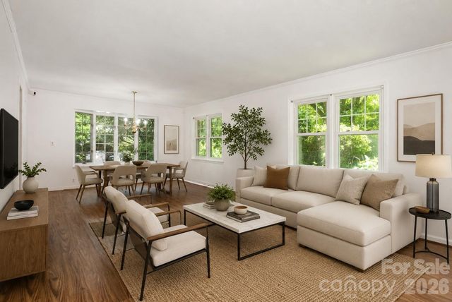 615 Goldview Drive, Hendersonville, NC 28791