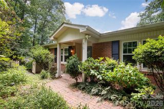 615 Goldview Drive, Hendersonville, NC 28791