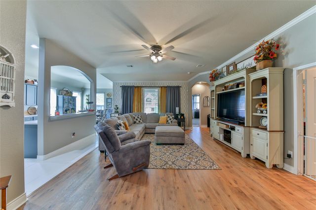 814 Fairway Drive, La Porte, TX 77571