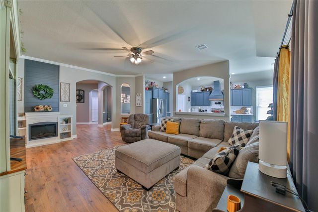 814 Fairway Drive, La Porte, TX 77571