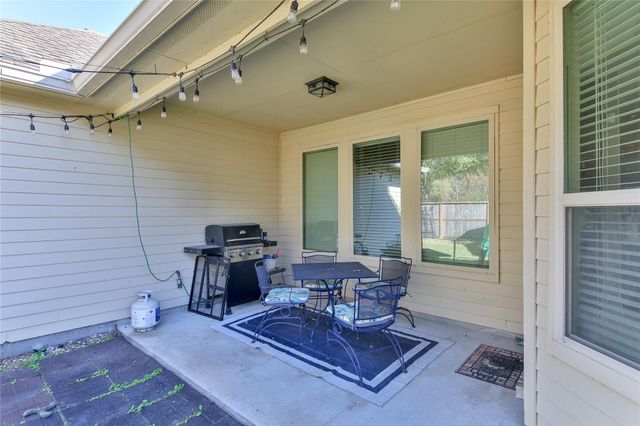 814 Fairway Drive, La Porte, TX 77571