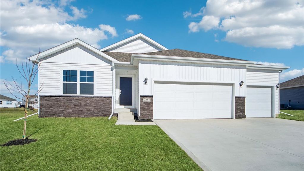 616 Ella Avenue, Tiffin, IA 52340