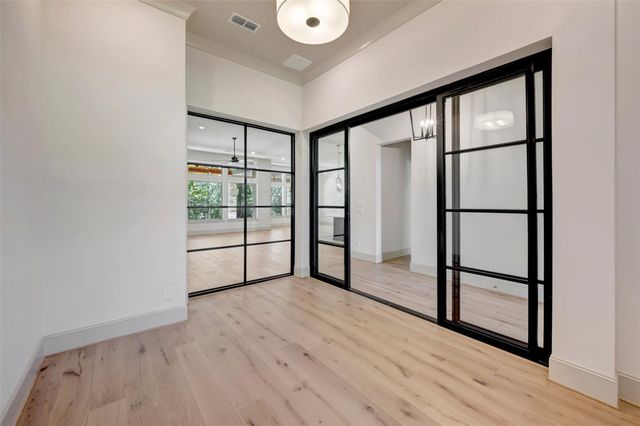 7749 Dog Wood Acres Drive, Montgomery, TX 77316