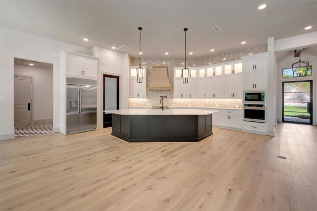 7749 Dog Wood Acres Drive, Montgomery, TX 77316