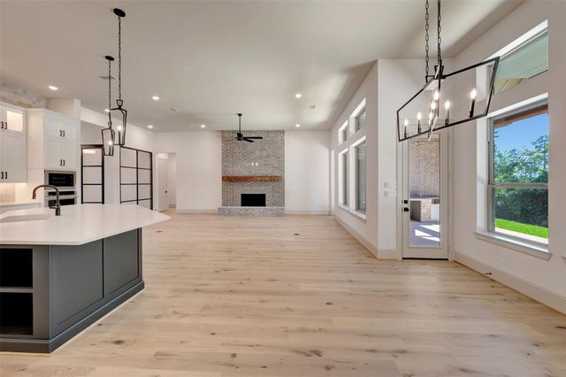 7749 Dog Wood Acres Drive, Montgomery, TX 77316