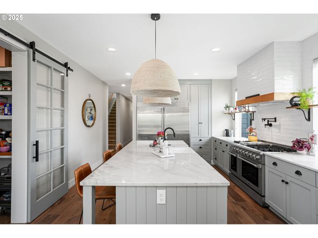 4109 ILLAHE RIVER Ct S, Salem, OR 97302